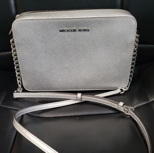 Micheal Kors purse